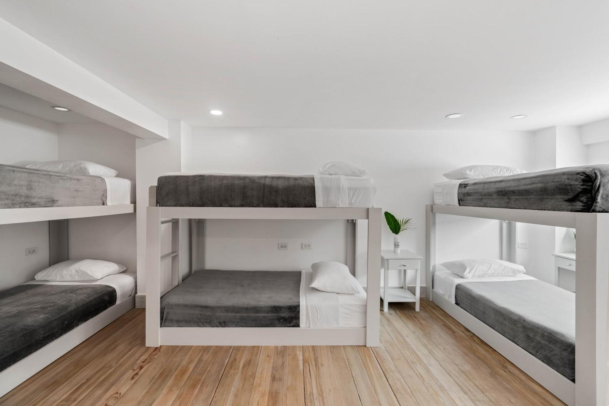 Iguana Surf Camp Hotel Tamarindo Luaran gambar