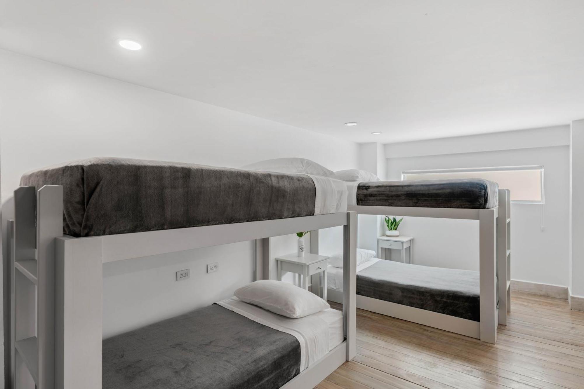 Iguana Surf Camp Hotel Tamarindo Luaran gambar