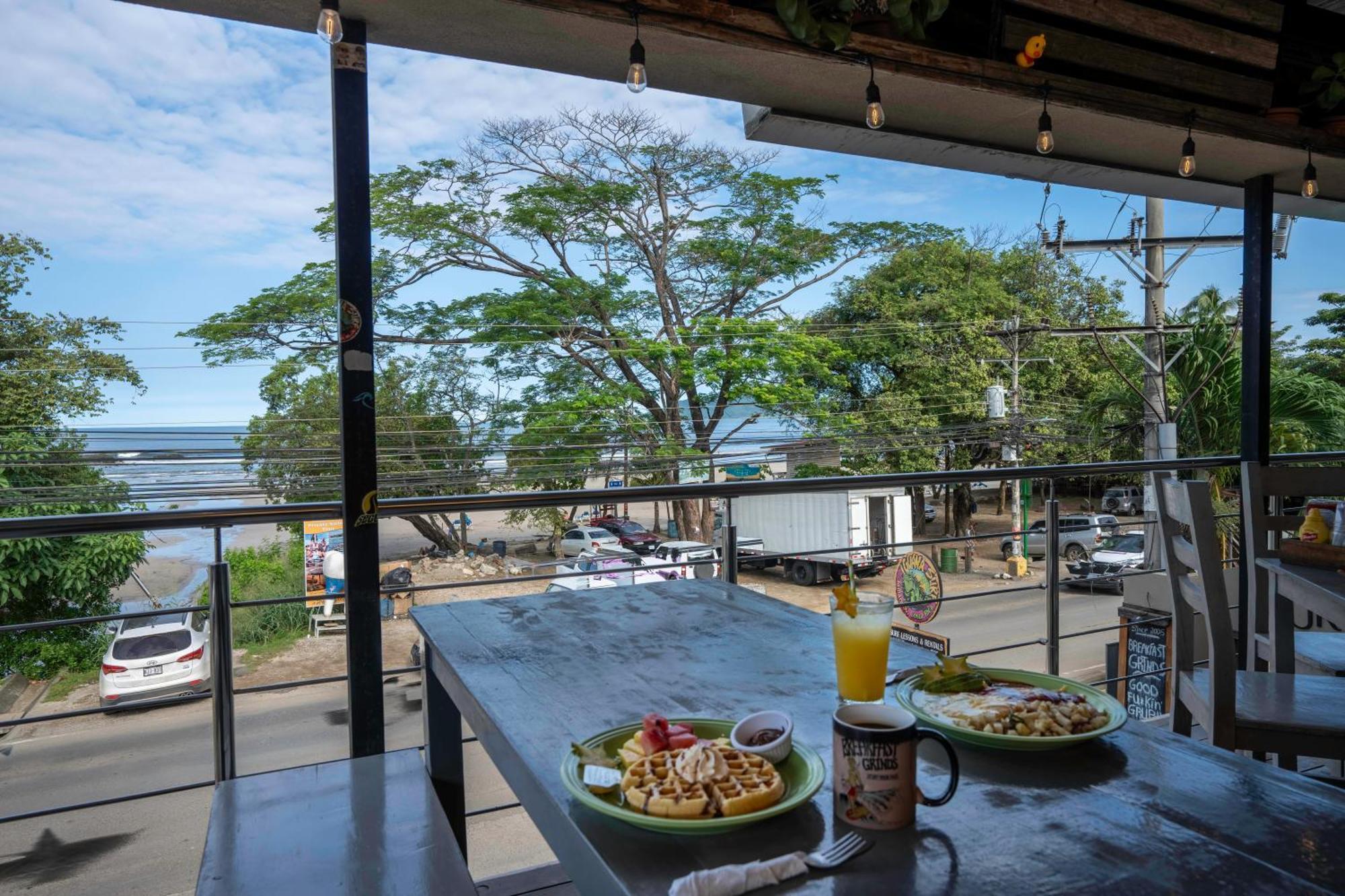 Iguana Surf Camp Hotel Tamarindo Luaran gambar