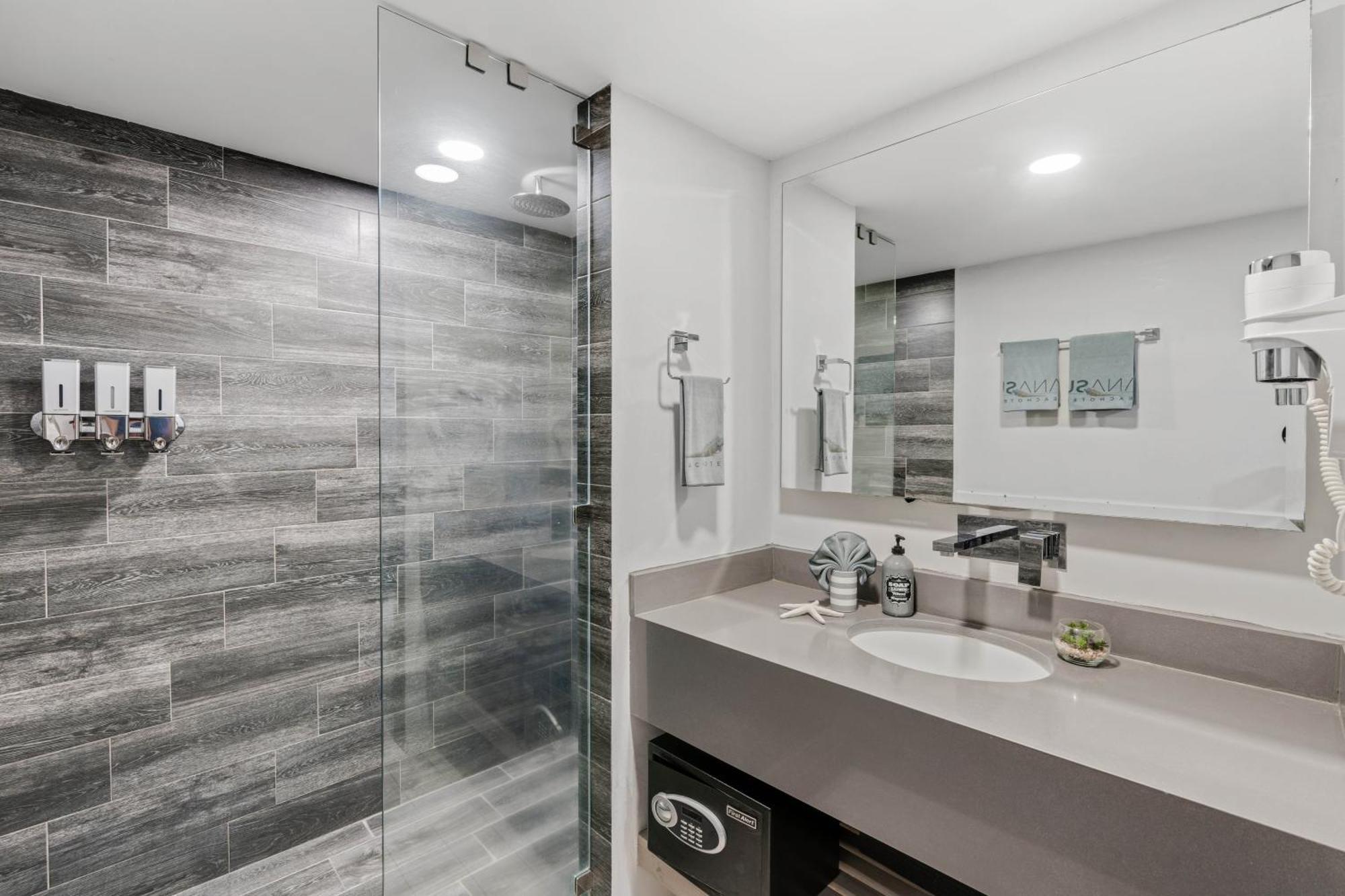 Iguana Surf Camp Hotel Tamarindo Luaran gambar